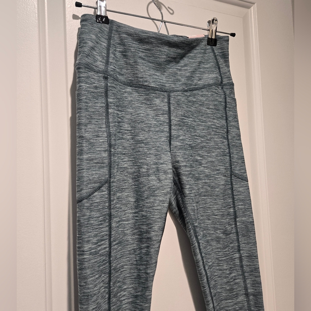 NWT- VSX LUXMarl Heather Sage 7/8 Legging Women's Size 6 - Picture 7 of 14